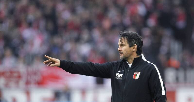 Köln, RheinEnergieStadion, 26.11.16: Trainer Dirk Schuster (FC Augsburg) im Spiel der 1. Bundesliga zwischen 1.FC Köln vs. FC Augsburg in der Saison 2016 2017.