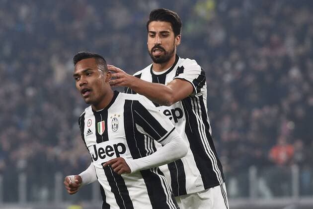 Themen der Woche - SPORT Bilder des Tages - SPORT Fußball, Juventus Turin - Atalanta Bergamo Mg Torino 03 12 2016 - campionato di calcio serie A Juventus-Atalanta: Torjubel Alex Sandro 