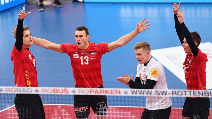 Volleyball 1. Bundesliga Saison 2016 2017 03.12.2016 TV Rottenburg - Netzhoppers KW JUBEL TV Rottenburg; Friederich Nagel, Moritz Karlitzek, Johannes Elsaesser und Phillip Trenkler (v.li.) 