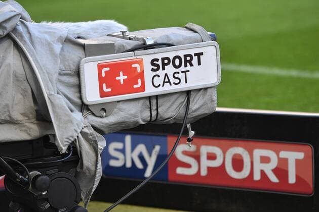 Fernsehkamera,Kamera,SportCast,SKY Fernsehne,Sportuebertrgaung,Fernsehrechte,Feature. Fussball 1. Bundesliga, 13. Spieltag, TSG 1899 Hoffenheim-1.FC Koeln 4-0, am 03.12.2016,WIRSOL RHEIN NECKAR A R E N A.
