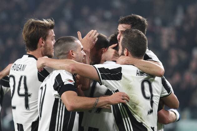 December 3, 2016 - Turin, Italy - Juventus forward Mario Mandzukic (17) celebrates with his teammates after scoring his goal during the Italian Serie A football match between Juventus and Atalanta on December 3, 2016 at the Juventus Stadium in Turin. Juventus FC v Atalanta BC - Serie A  - ZUMAn230 20161203_zaa_n230_290