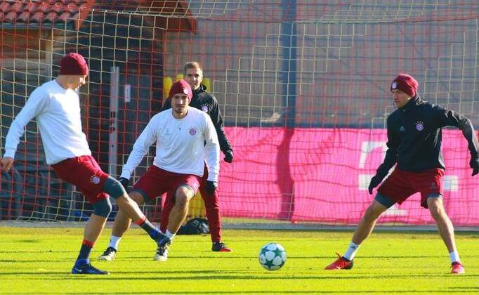 v.l.: Holger Badstuber, Mats Hummels, Philipp Lahm, Thomas Müller Fussball 1.BL FC Bayern München 05.12.2016 Training vor dem CL-Spiel gegen Atletico Madrid