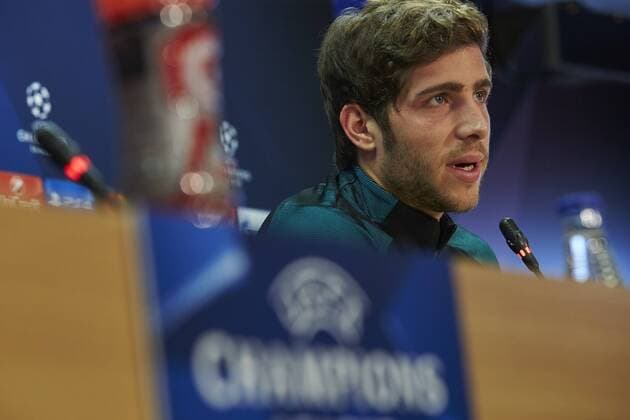 FC Barcelona Barca s defender Sergi Roberto addresses a press conference PK Pressekonferenz at the Camp Nou stadium in Barcelona city, Catalonia, north-eastern Spain, 05 December 2016. FC Barcelona will face Borussia Moenchenglabach in a Champions League match on 06 December 2016. FC Barcelona press conference !ACHTUNG: NUR REDAKTIONELLE NUTZUNG!  20161205-636165442332394776