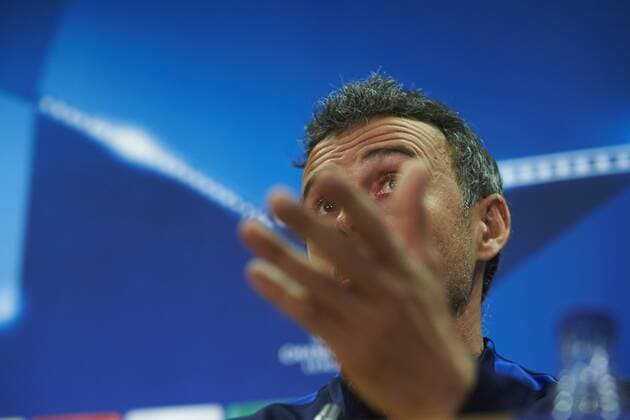 FC Barcelona Barca s head coach Luis Enrique addresses a press conference PK Pressekonferenz at the Camp Nou stadium in Barcelona city, Catalonia, north-eastern Spain, 05 December 2016. FC Barcelona will face Borussia Moenchenglabach in a Champions League match on 06 December 2016. FC Barcelona press conference !ACHTUNG: NUR REDAKTIONELLE NUTZUNG!  20161205-636165450125188576