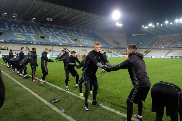 Bilder des Tages - SPORT Fußball, CL, FC Kopenhagen Training Kobenhavn s players pictured during a training session of Danish soccer team FC Kopenhagen, Tuesday 06 December 2016, in Brugge. Tomorrow Club Brugge is playing the sixth and last game of the group stage, in the group G of the Champions League competition against Danish club Kopenhagen. BRUNOxFAHY  x04991701x