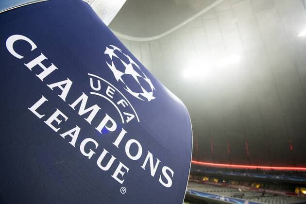 GER, UEFA CL, FFeature C Bayern Muenchen (GER) vs Atletico Madrid (ESP) 06.12.2016, Allianz Arena, Muenchen, GER, UEFA CL, FC Bayern Muenchen (GER) vs Atletico Madrid (ESP) , Gruppe D, im Bild Feature Schild Champions League Schild mit Nebel in der Allianz Arena Foto © nordphoto Straubmeier nordphotox xStraubmeier