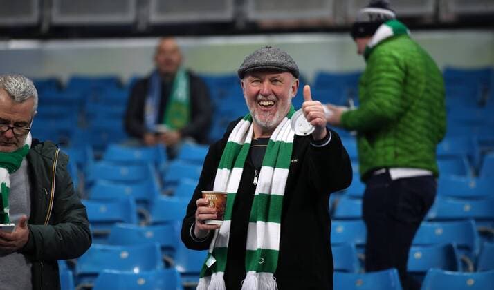 Fußball, CL, Manchester City - Celtic Glasgow, vor Spielbeginn Football - 2016 2017 UEFA Champions League - Group C: Manchester City vs. Celtic Celtic fans before the match at the Ethihad Stadium. COLORSPORT LYNNE CAMERON 