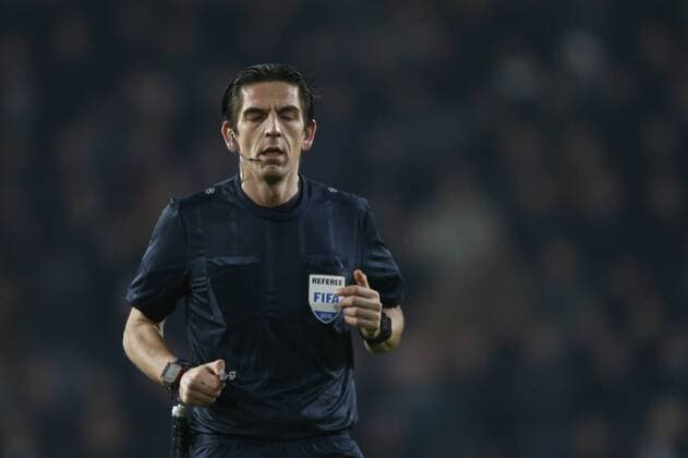 Fußball, CL, PSV Eindhoven - FK Rostow Referee Deniz Aytekin during the UEFA Champions League group D match between PSV Eindhoven and FK Rostov on December 06, 2016 at the Philips stadium in Eindhoven, The Netherlands. PSV v FK Rostov UEFA Champions League 2016 2017 xVIxJeroenxPutmansxIVx 6715387