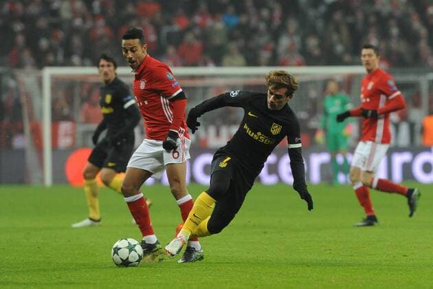 Fußball, CL, Bayern München - Atletico Madrid vl Thiago Alcantara (FC Bayern Muenchen) und Antoine Griezmann (Atletico Madrid) , beim CL-Spiel zwischen FC Bayern Muenchen und Atletico Madrid am 06.12.2016. Munechen Copyright: xStuetzle xEibner-Pressefotox EP_wse