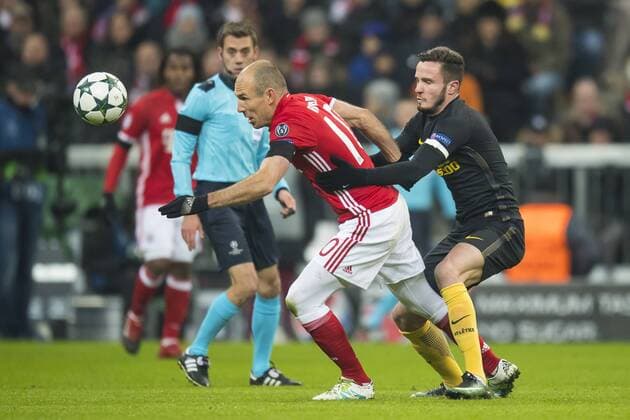 GER, UEFA CL, FC Bayern Muenchen (GER) vs Atletico Madrid (ESP) 06.12.2016, Allianz Arena, Muenchen, GER, UEFA CL, FC Bayern Muenchen (GER) vs Atletico Madrid (ESP) , Gruppe D, im Bild Arjen Robben (FCB 10) mit Matias Kranevitter (Atletico 8) Foto © nordphoto Straubmeier nordphotox xStraubmeier