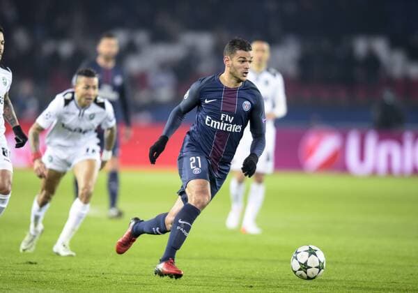 Fußball, CL, Paris St. Germain - Ludogorez Rasgrad Hatem Ben Arfa ( PSG ) - Paris, Frankreich - FUssball, Champions League, Paris Saint Germain PSG vs. PFC Ludogorets Razgrad - 06 12 2016 FedericoPestellini Panoramic 