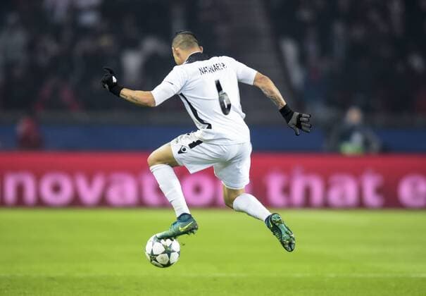 Fußball, CL, Paris St. Germain - Ludogorez Rasgrad Natanael Batista Pimenta ( Ludogorets ) - Paris, Frankreich - FUssball, Champions League, Paris Saint Germain PSG vs. PFC Ludogorets Razgrad - 06 12 2016 FedericoPestellini Panoramic 