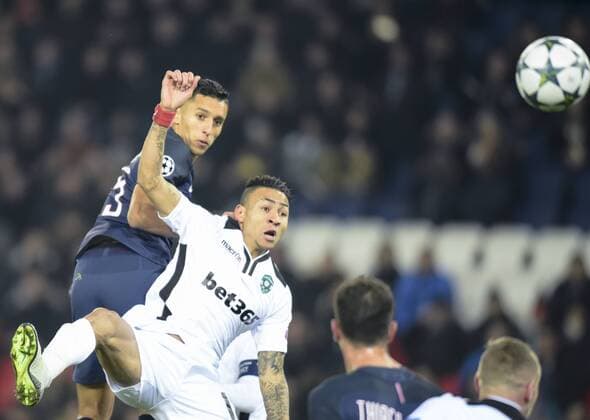Fußball, CL, Paris St. Germain - Ludogorez Rasgrad Marquinhos ( PSG ) - Adrianantenaina Anicet ( Ludogorets ) - Paris, Frankreich - FUssball, Champions League, Paris Saint Germain PSG vs. PFC Ludogorets Razgrad - 06 12 2016 FedericoPestellini Panoramic 