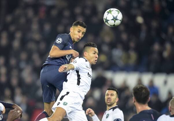 Fußball, CL, Paris St. Germain - Ludogorez Rasgrad Marquinhos ( PSG ) - Adrianantenaina Anicet ( Ludogorets ) - Paris, Frankreich - FUssball, Champions League, Paris Saint Germain PSG vs. PFC Ludogorets Razgrad - 06 12 2016 FedericoPestellini Panoramic 