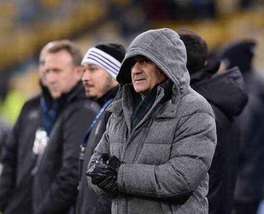 Fußball, CL, Dynamo Kiew - Besiktas Istanbul UEFA Champions League Group B match between Dynamo Kiev and Besiktas at NSK Olympiyskiy Stadium in Kiev , Ukraine , December 06 , 2016. Pictured Coach Senol Gunes of Besiktas. 