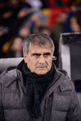 Fußball, CL, Dynamo Kiew - Besiktas Istanbul UEFA Champions League Group B match between Dynamo Kiev and Besiktas at NSK Olympiyskiy Stadium in Kiev , Ukraine , December 06 , 2016. Pictured Coach Senol Gunes of Besiktas. 