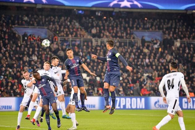 Fußball, CL, Paris St. Germain - Ludogorez Rasgrad 14 BLAISE MATUIDI (psg) - 05 MARQUINHOS (psg) - Paris, Frankreich - Fussball, Champions League, Paris Saint Germain PSG vs. PFC Ludogorets Razgrad - 06 12 2016 AnthonyBIBARD FEP Panoramic 