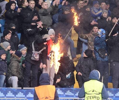 Themen der Woche - SPORT Bilder des Tages - SPORT Fußball, CL, Dynamo Kiew - Besiktas Istanbul UEFA Champions League Group B match between Dynamo Kiev and Besiktas at NSK Olympiyskiy Stadium in Kiev , Ukraine , December 06 , 2016. Pictured Fans 