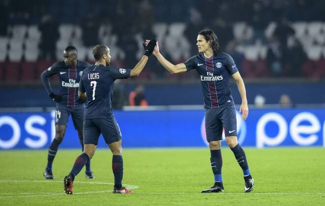 Edinson Cavani ( PSG ) - Lucas Moura ( PSG ) FOOTBALL : Paris Saint Germain vs Ludogorez Rasgrad - Champions League - Paris - 06 12 2016 FedericoPestellini Panoramic 