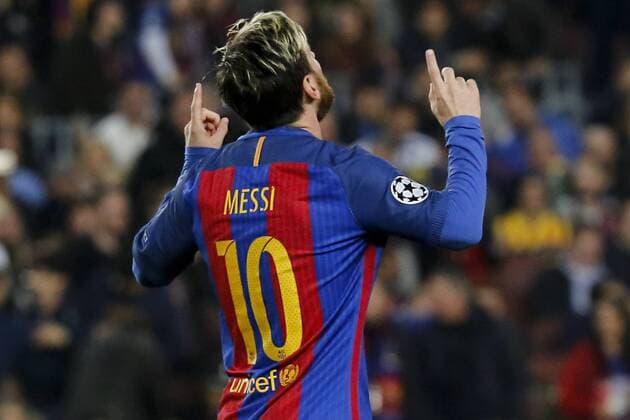 BARCELONA, Dec. 6, 2016 -- Barcelona s Lionel Messi celebrates after scoring during the UEFA Champions League match against Borussia Monchengladbach at Camp Nou stadium in Barcelona, Spain, Dec. 6, 2016. Barcelona won 4-0. ) (SP)SPAIN-BARCELONA-SOCCER-BARCELONA VS BORUSSIA MONCHENGLADBACH PauxBarrena 