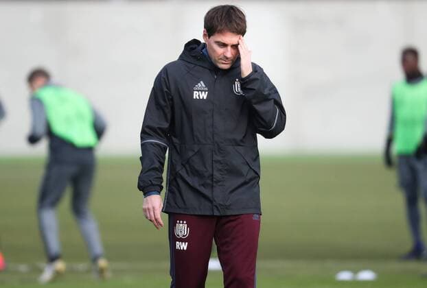 Anderlecht s head coach Rene Weiler pictured during a training session of Belgian soccer team RSC Anderlecht in Brussels, Wednesday 07 December 2016. Tomorrow Anderlecht is playing the sixth and last game in the group stage (group C) of the UEFA Europa League competition against French club AS Saint-Etienne. Anderlecht is leader of the group and already qualified for the next stage. VIRGINIExLEFOUR  x04991995x