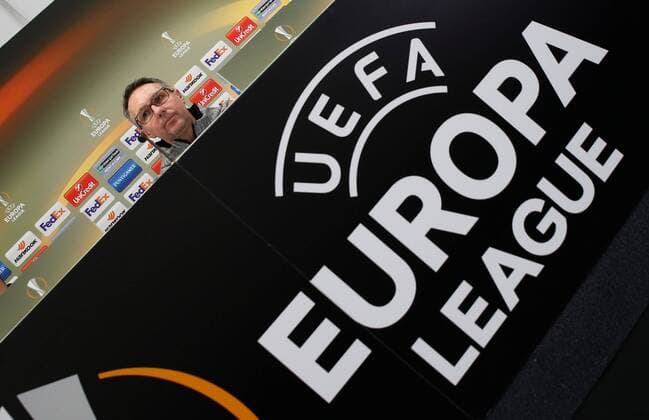 SOCCER - UEFA EL, Rapid vs Bilbao, preview VIENNA,AUSTRIA,07.DEC.16 - SOCCER - UEFA Europa League, group stage, SK Rapid Wien vs Athletic Club Bilbao, preview, press conference PK Pressekonferenz of Rapid. Image shows head coach Damir Canadi (Rapid). GEPAxpictures xPhilippxBrem