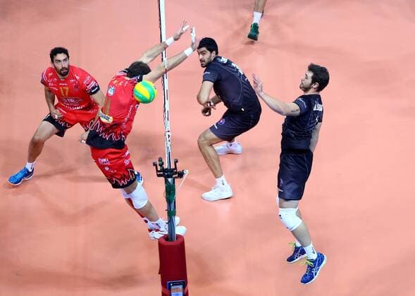 Halkbank (Turkey) vs Sir Sicoma Colussi Perugia (Italy) the CEV Men s European Champions League Volleyball match, December 7, 2016 in Ankara, Turkey. (  Copyright: MertxBulentxUcmax-xDepoxPhotos 15577192