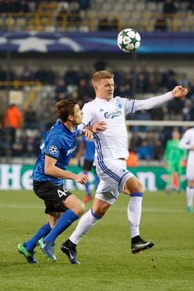 Club s Brandon Mechele and Kobenhavn s Andreas Cornelius fight for the ball during the sixth and last game of the group stage of the Europa League competition between Belgian soccer team Club Brugge and Dannish club FC Kopenhagen, in the group G, Wednesday 07 December 2016, in Brugge. KURTxDESPLENTER  x04993124x