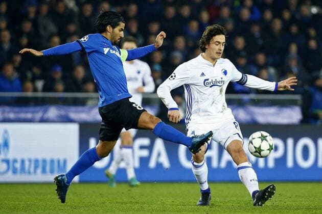 Fußball, CL, FC Brügge - FC Kopenhagen Lior Refaelov forward of Club Brugge and Thomas Delaney of FC Kobenhavn FOOTBALL : FC Brügge vs FC Kopenhagen - Champions League - 07 12 2016 PhotoNews Panoramic  665586699