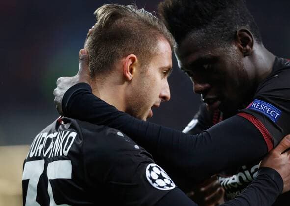 Leverkusen, Germany 07.12.2016, Champions League Gruppe E, 6. Spieltag, Bayer Leverkusen vs AS Monaco FC, Torjubel 1-0 Vladlen Yurchenko (Leverkusen, L) mit Danny Vieira da Costa. ( DeFodi512