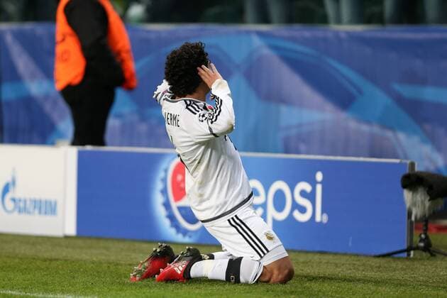 Fußball, CL, Legia Warschau - Sporting Lissabon 07.12.2016 WARSZAWA, FOOTBALL, UEFA CHAMPIONS LEAGUE - LEGIA WARSZAWA - SPORTING LISBON: GUILHERME  161207PYK0135