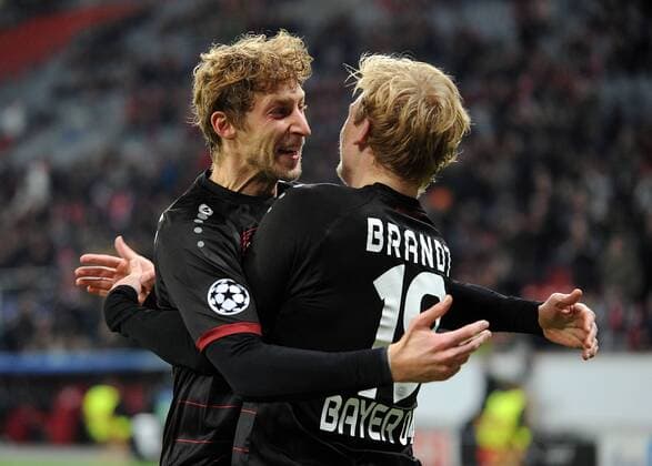 Championsleague: Bayer 04 Leverkusen - AS Monaco 07.12.2016. Stefan Kießling (li.) umarmt den Torschützen zum 2:0 Julian Brandt (beide LEV) nach dem 2:0. HM
