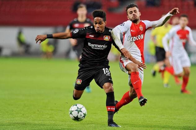 Wendell ( links Bayer 04 Leverkusen ) im Zweikampf mit Corentin Jean ( rechts AS Monaco ) 07.12.2016 --- Fussball --- Champions League --- Bayer 04 Leverkusen vs AS Monaco Foto : Thienel Eibner Leverkusen Copyright: xThienel Eibner-Pressefotox EP_TTL