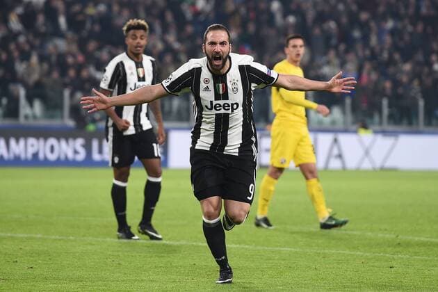 Bilder des Tages - SPORT Fußball, CL, Juventus Turin - Dinamo Zagreb Mg Torino 07 12 2016 - Champions League Juventus-Dinamo Zagabria: Torjubel Gonzalo Higuain 