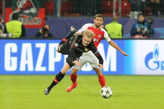 Gabriel Boschilia ( 26, AC Monaco) foult Julian Brandt ( 19, Bayer 04 Leverkusen), Bayer 04 Leverkusen vs AS Monaco, Fussball, UEFA Champions League, 07.12.2016, Leverkusen Copyright: xDeutzmann Eibner-Pressefotox EP_CDN