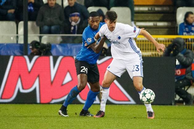 Club s Stefano Denswil and Kobenhavn s Andrija Pavlovic fight for the ball during the sixth and last game of the group stage of the Europa League competition between Belgian soccer team Club Brugge and Dannish club FC Kopenhagen, in the group G, Wednesday 07 December 2016, in Brugge. KURTxDESPLENTER  x04993173x