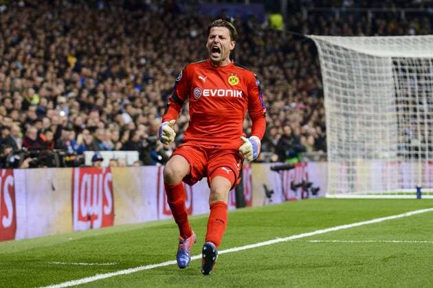 Borussia Dortmund Roman Weidenfeller during the UEFA Champions League match between Real Madrid and Borussia Dortmund at Santiago Bernabeu Stadium in Madrid, Spain. December 07, 2016.  (20161207023)