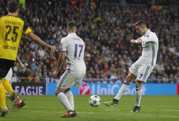 Fußball, CL, Real Madrid - Borussia Dortmund Soccer match between Real Madrid and Borussia Dortmund of the 2016 2017 Champions League, held at the Santiago Bernabeu stadium, in Madrid, December 7, 2016. . Cristiano Ronaldo  xJosexLuisxCuestax xx