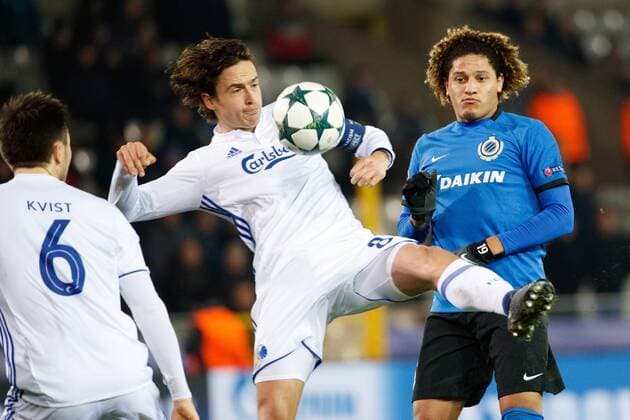 Kobenhavn s Thomas Delaney and Club s Felipe Gedoz Da Conceicao fight for the ball during the sixth and last game of the group stage of the Europa League competition between Belgian soccer team Club Brugge and Dannish club FC Kopenhagen, in the group G, Wednesday 07 December 2016, in Brugge. KURTxDESPLENTER  x04993204x