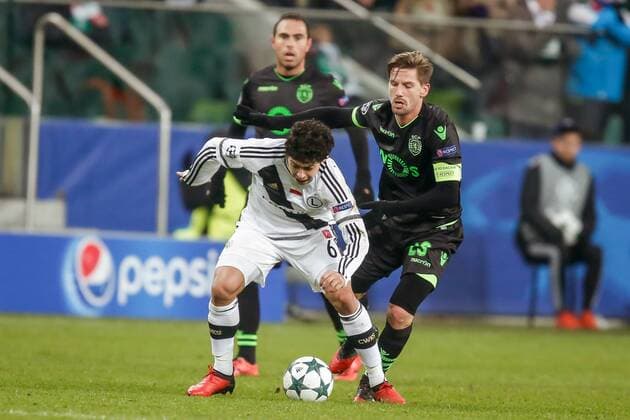 Fußball, CL, Legia Warschau - Sporting Lissabon 07.12.2016 WARSZAWA, FOOTBALL, UEFA CHAMPIONS LEAGUE - LEGIA WARSZAWA - SPORTING LISBON: GUILHERME MARQUES ADRIEN SILVA  20161207FNDN016