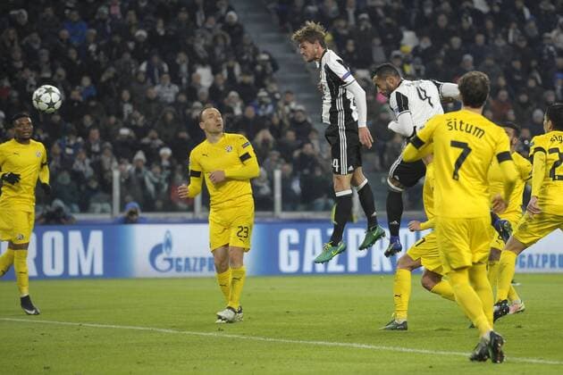 Fußball, CL, Juventus Turin - Dinamo Zagreb Gol Daniele Rugani Juventus 2-0 Goal celebration Torino 07-12-2016 Juventus Stadium Football Calcio Champions League 2016 2017 Juventus - Dinamo Zagreb . filippoxalfero