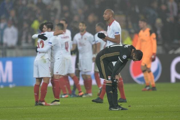 Maxime Gonalons (lyon) - Jubel (Sevilla) FOOTBALL : Lyon vs Sevilla - Champions League - 07 12 2016 FredericChambert 
