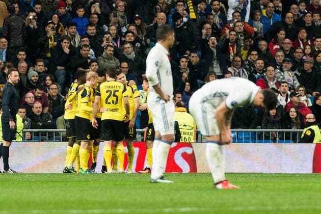 Borussia Dortmund Ousmane Cembele, Pierre Aubameyang, Sokratis Papastathoppulos, Real Madrid s Carlos Henrique Casemiro during Champions League match between Real Madrid and Borussia Dortmund at Santiago Bernabeu Stadium in Madrid , Spain. December 07, 2016.  (20161207090)