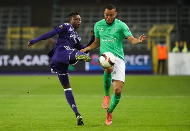 Anderlecht s Emmanuel Sowah and Saint-Etienne s Pierre-Yves Polomat fight for the ball during the sixth and last game in the group stage (group C) of the UEFA Europa League competition between Belgian soccer club RSC Anderlecht and French club AS Saint-Etienne, in Brussels, Thursday 08 December 2016. Anderlecht is already qualified for the next stage. VIRGINIExLEFOUR  x04993803x