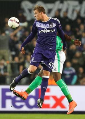 Anderlecht s Jorn Vancamp and Saint-Etienne s Florentin Pogba fight for the ball during the sixth and last game in the group stage (group C) of the UEFA Europa League competition between Belgian soccer club RSC Anderlecht and French club AS Saint-Etienne, in Brussels, Thursday 08 December 2016. Anderlecht is already qualified for the next stage. VIRGINIExLEFOUR  x04993817x