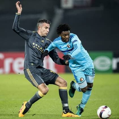 (L-R) Robin van Persie of Fenerbahce SK, Miquel Nelom of Feyenoordduring the Europa League group A match between Feyenoord and Fenerbahce SK on December 08, 2016 at the Kuip stadium in Rotterdam, The Netherlands. Feyenoord v Fenerbahce SK UEFA Europa League 2016 2017 xVIxGerritxvanxKeulenxIVx 6726343