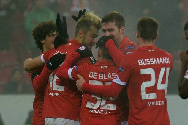 08.12.2016, xtkx, Fussball Europa League, FSV Mainz 05 - FK Qaebaelae, emspor, v.l. Alexander Hack (Mainz 05) , Gaetan Bussmann (Mainz 05) , Mainz