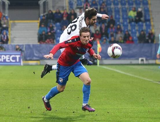 SOCCER - UEFA EL, Plzen vs A.Wien PRAGUE,CZECH REPUBLIC,08.DEC.16 - SOCCER - UEFA Europa League, group stage, FC Viktoria Plzen vs FK Austria Wien. Image shows Christoph Martschinko (A.Wien) and Jan Kopic (Pilsen). GEPAxpictures xChristianxOrt