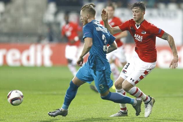 (l-r) Ivan Novoseltsev of FC Zenit St. Petersburg, Wout Weghorst of AZ Alkmaarduring the UEFA Europa League group D match between AZ Alkmaar and FC Zenit on December 08, 2016 at the AFAS stadium in Alkmaar, The Netherlands. AZ v FC Zenit UEFA Europa League 2016 2017 xVIxxIVx 6726540