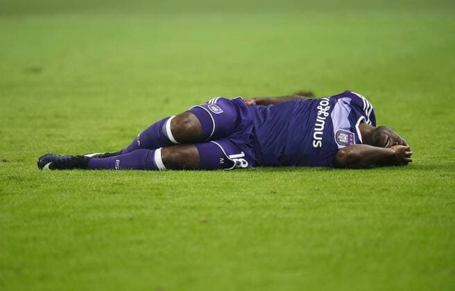 Anderlecht s Frank Acheampong looks dejected during the sixth and last game in the group stage (group C) of the UEFA Europa League competition between Belgian soccer club RSC Anderlecht and French club AS Saint-Etienne, in Brussels, Thursday 08 December 2016. Anderlecht is already qualified for the next stage. VIRGINIExLEFOUR  x04993948x